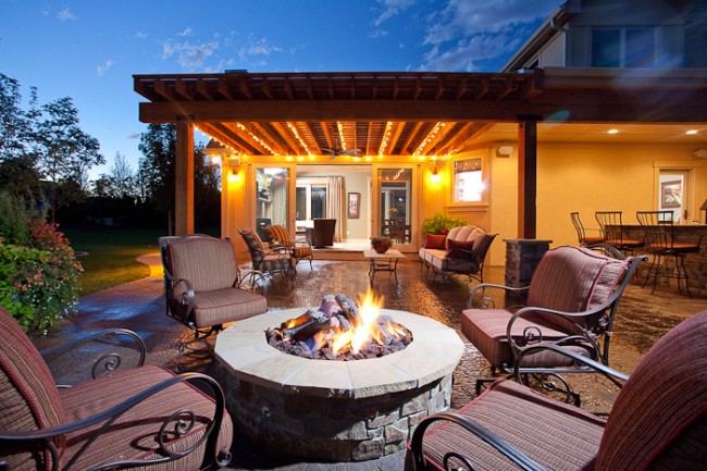Outdoor living space fire pit