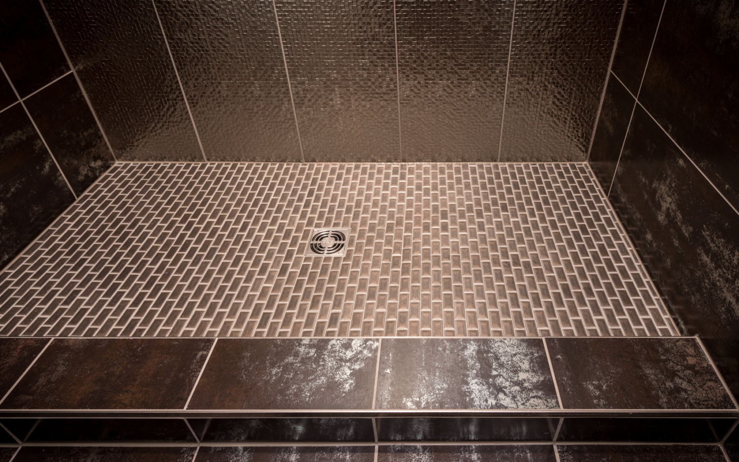 poured-tile-shower-pan-metallic-tile