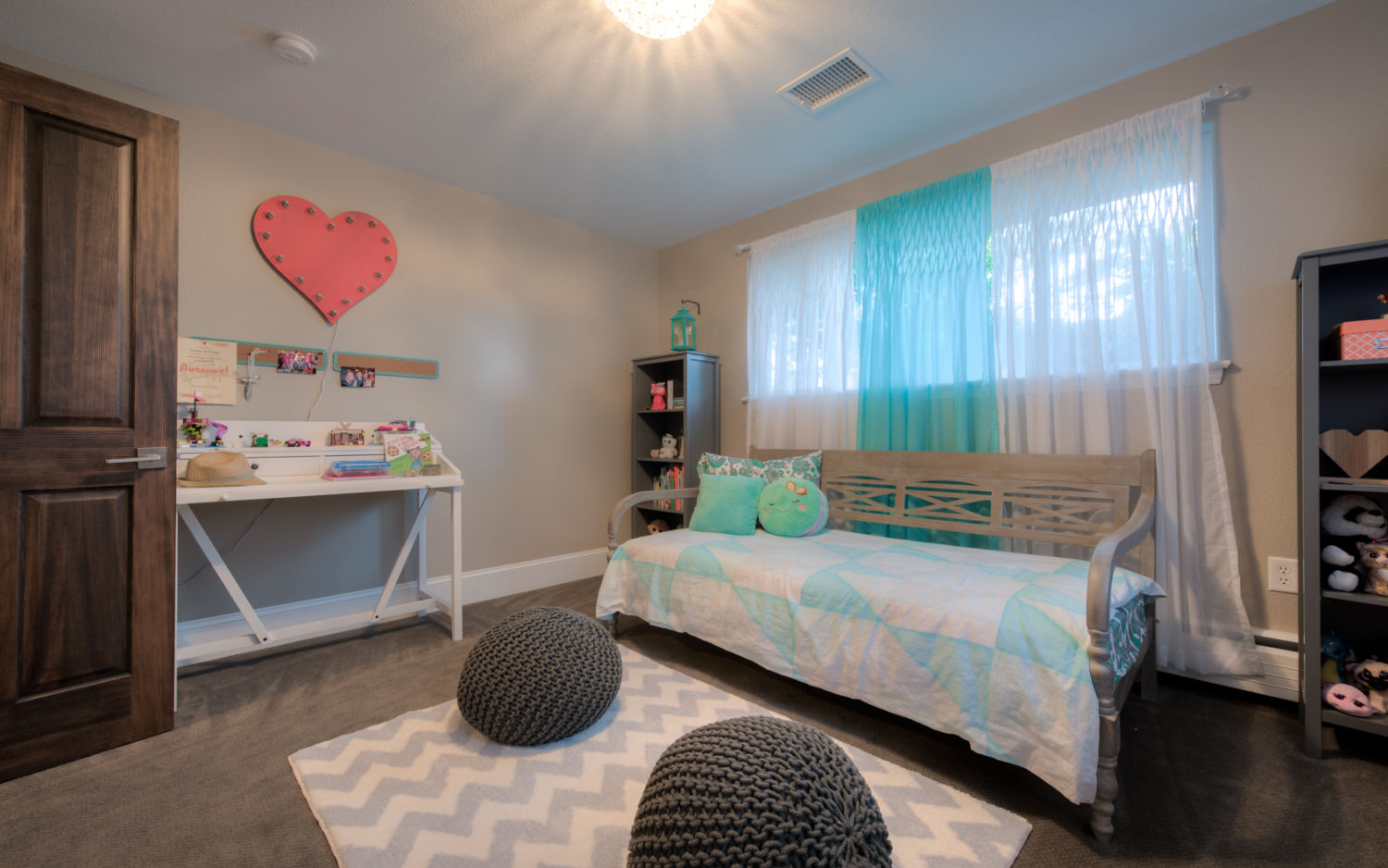 Delicate-design-in-little-girl's-bedroom-custom-home-design