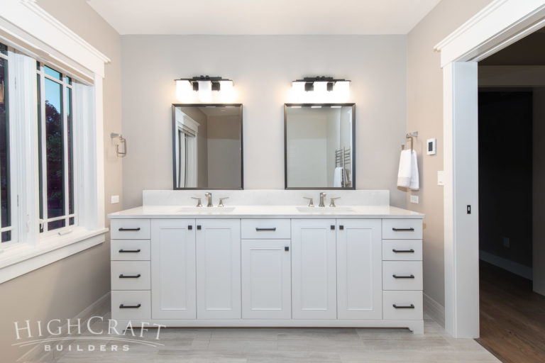 Prairiestylehistorichomemasterbathvanity HighCraft