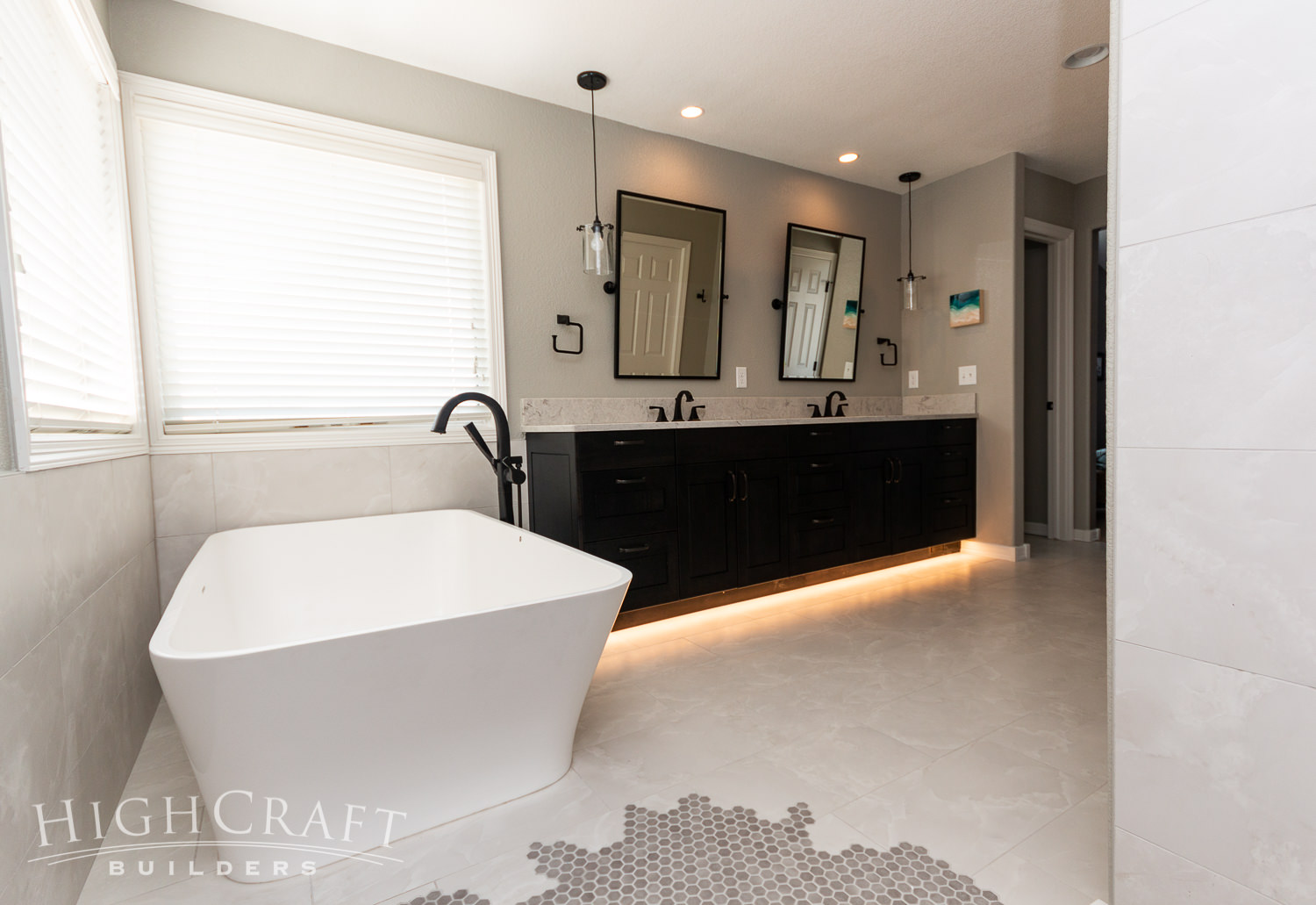 Elegant-bath-modern-white-tub-black-faucet