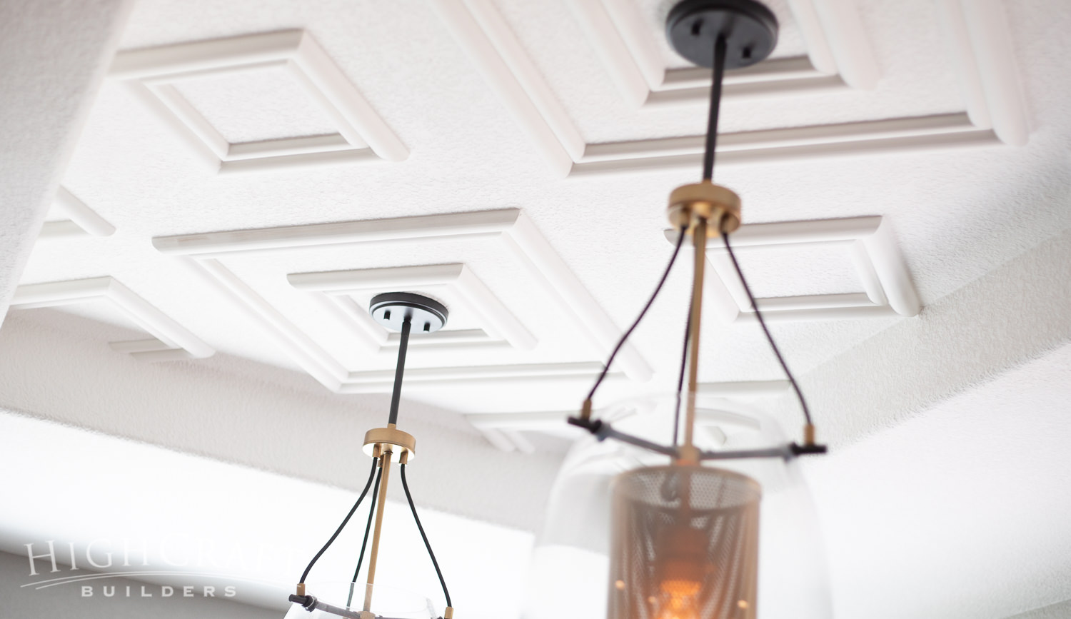Elegant-kitchen-modern-decorative-ceiling