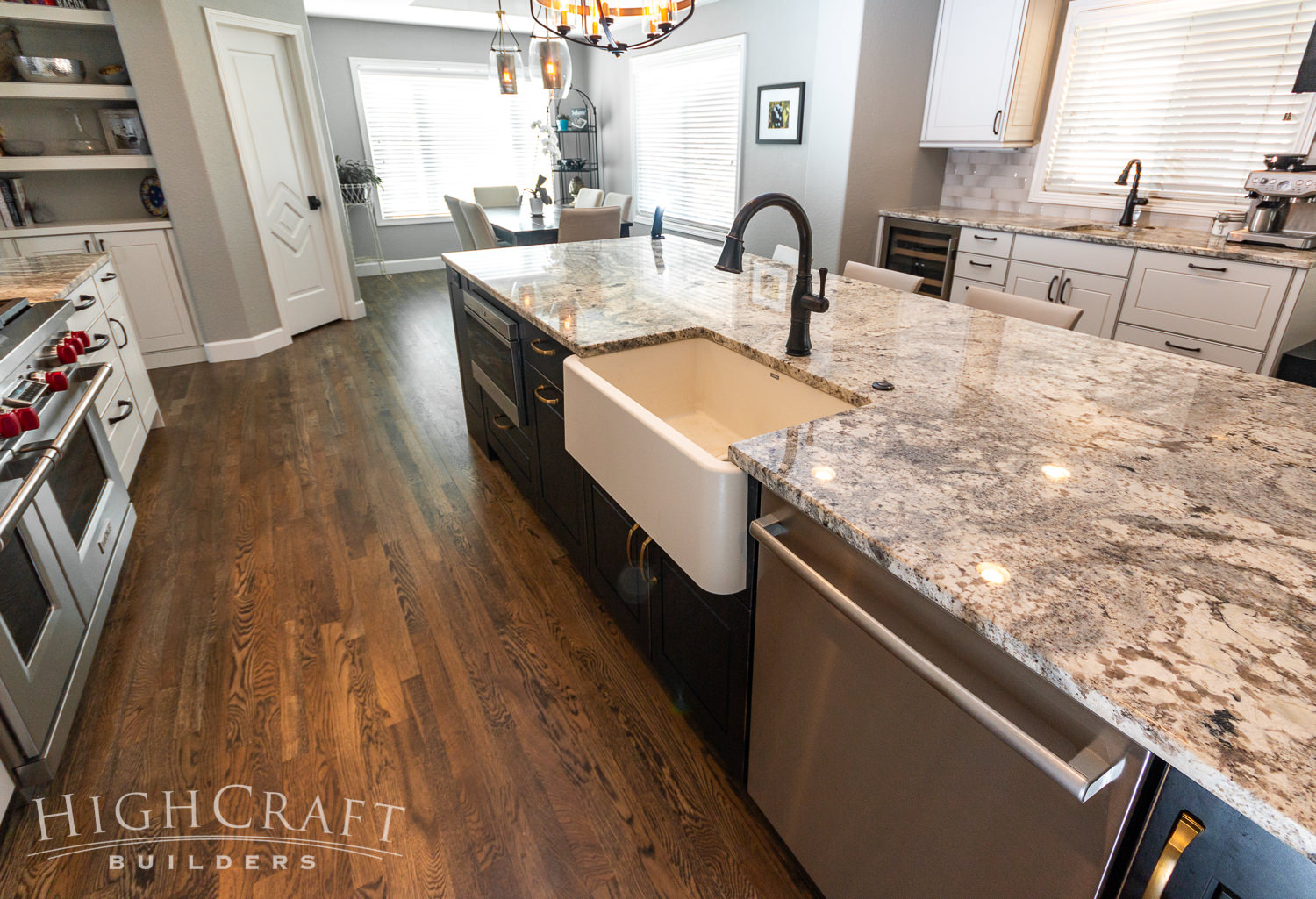 Elegant-kitchen-modern-island-granite-white-sink