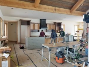 mountain_custom_home_building_kitchen_countertop_installation