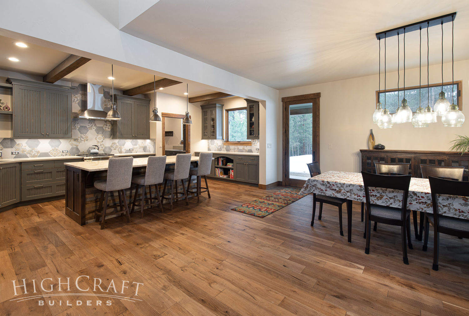 custom_home_construction_kitchen_dining_variable_width_wood_flooring