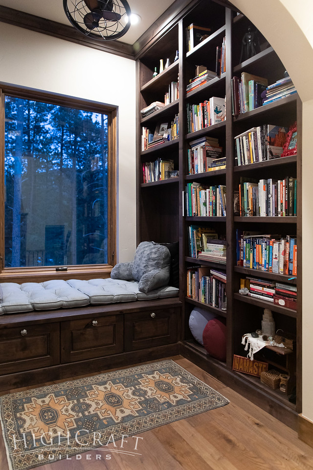 custom_home_construction_reading_nook_looking_right