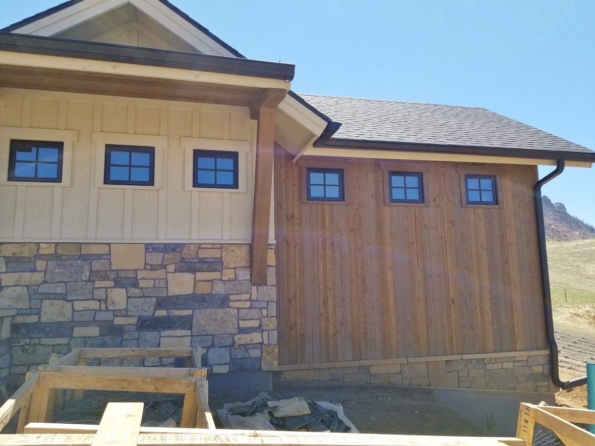colorado_custom_home_builder_exterior_siding_mountain_home