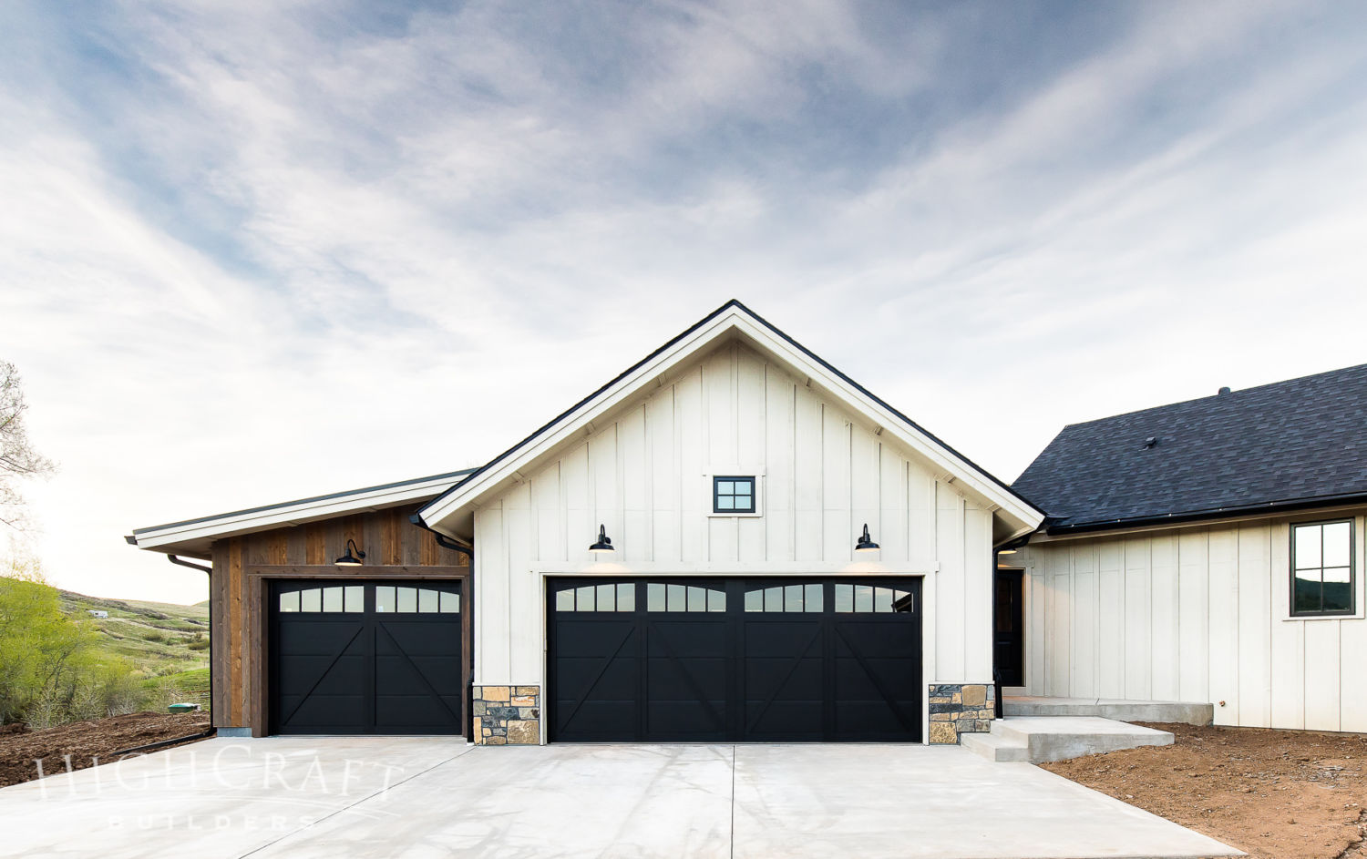contractor_companies_near_me_custom_home_front_exterior_garages