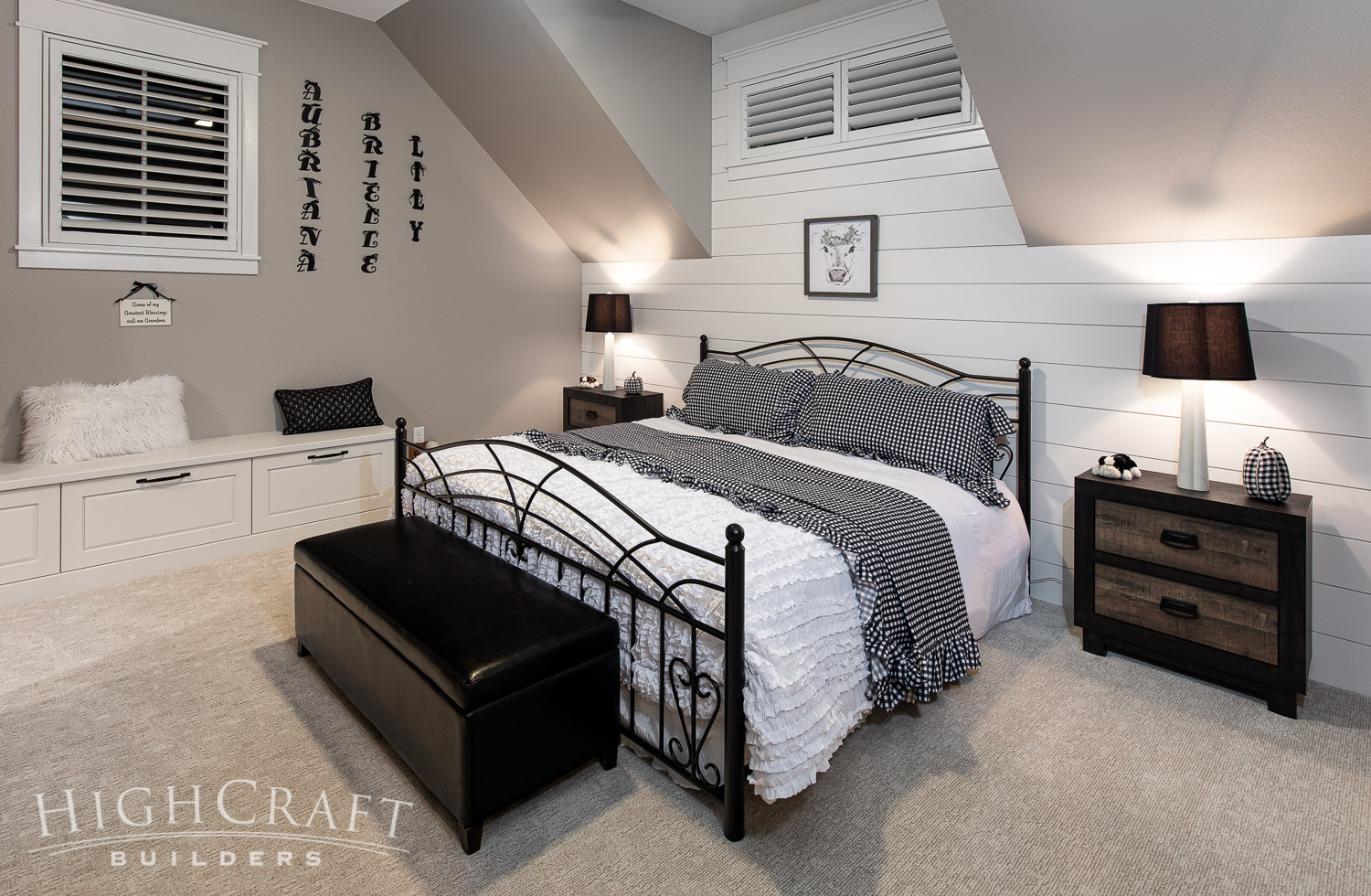 custom_home_builder_colorado_guest_bedroom_white_shiplap_wall
