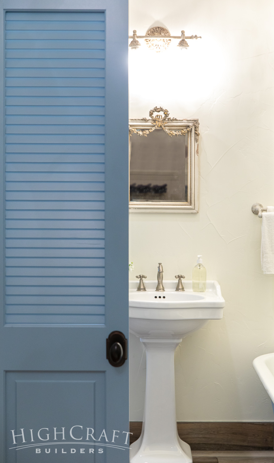 Guest-Master-Bath-Remodel-Blue-Louvered-Door