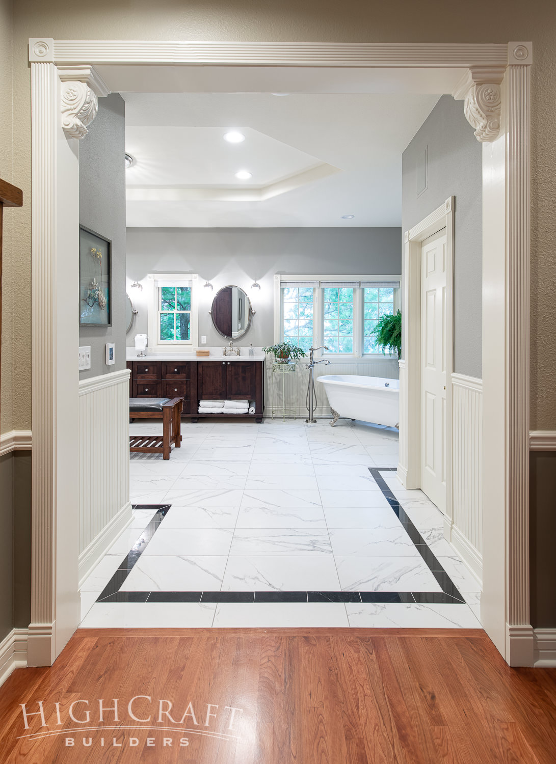 Traditional-Master-Suite-Deck-Master-Bathroom-Marble-Floor