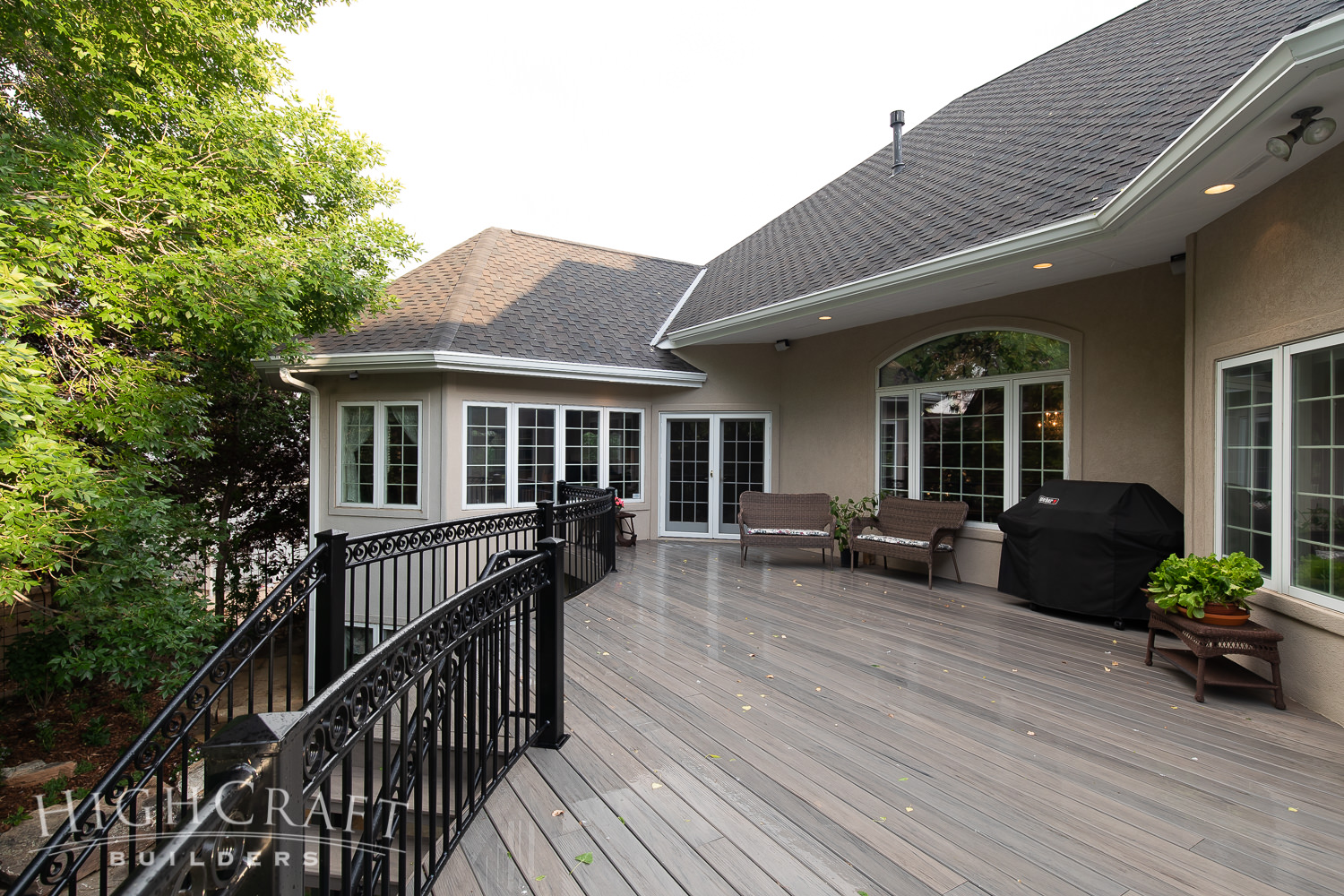 Traditional-Master-Suite-Deck-Stucco-Metal-Railing