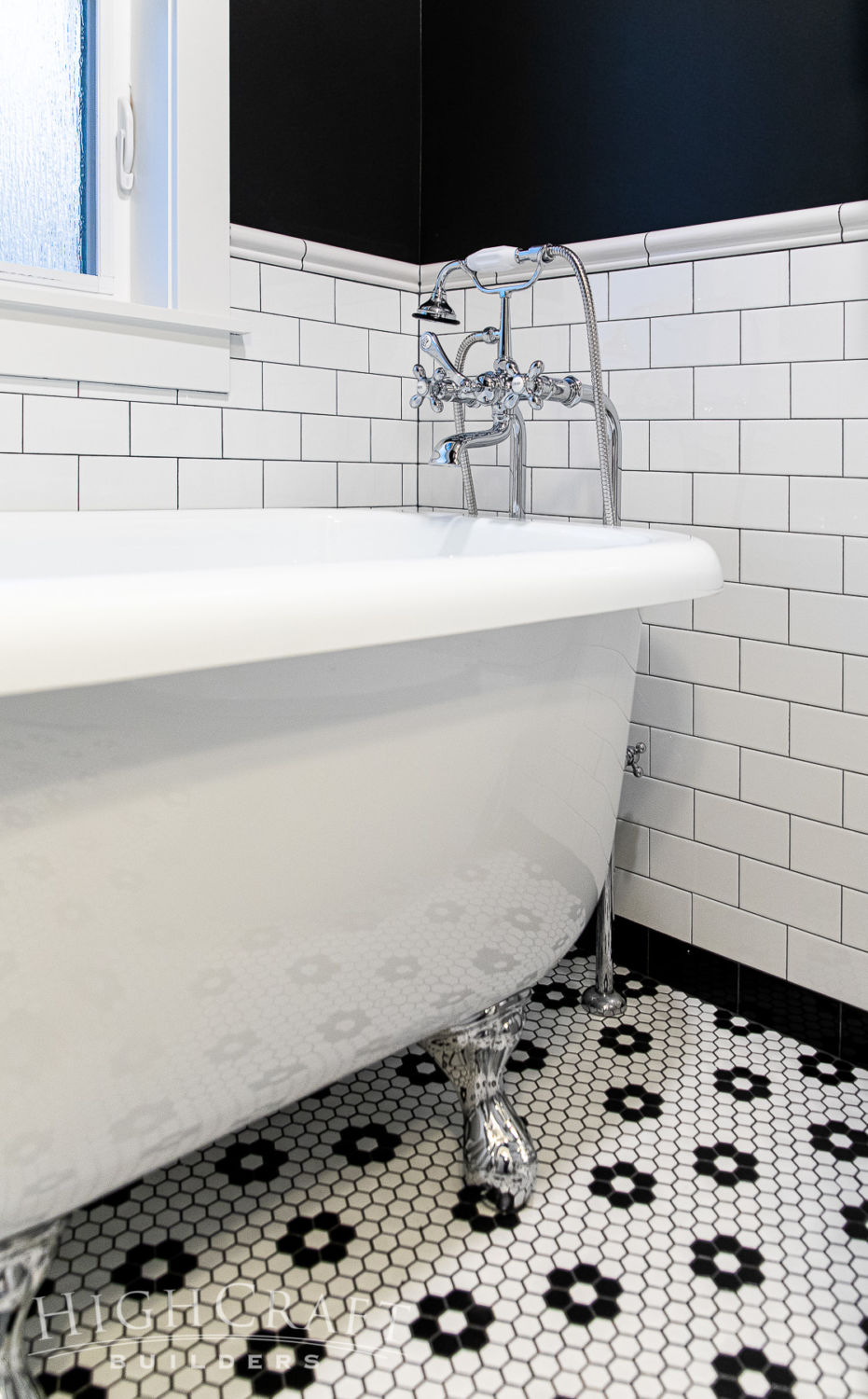 Cozy-Craftsman-Cottage-Black-White-Chrome-Vintage-Bathroom