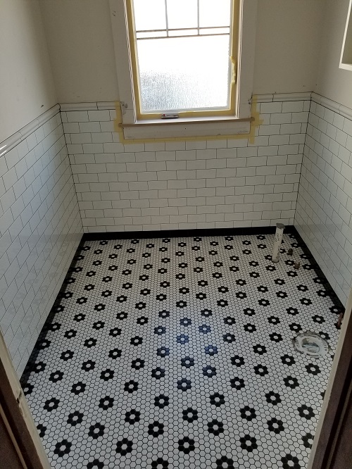 craftsman_house_renovation_bathroom_remodel_hex_tile