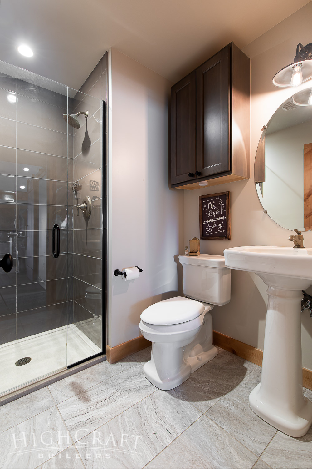 custom-home-800-square-feet-guest-cabin-colorado-bathroom