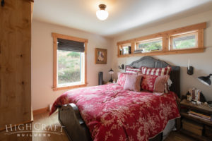 custom-home-800-square-feet-guest-cabin-colorado-bedroom