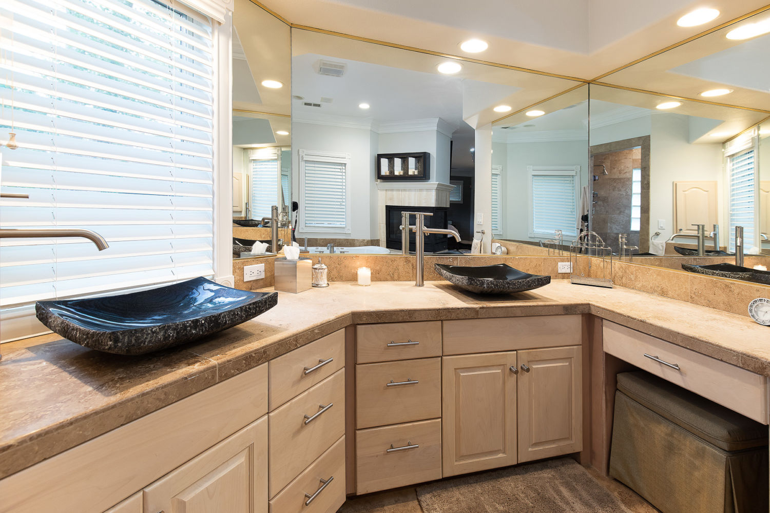 bathroom-and-remodeling-contractors-fort-collins-co-before-photo-basin-sinks