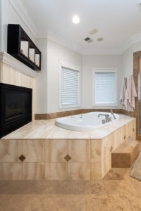 bathroom-and-remodeling-fort-collins-co-before-photo-jetted-tub