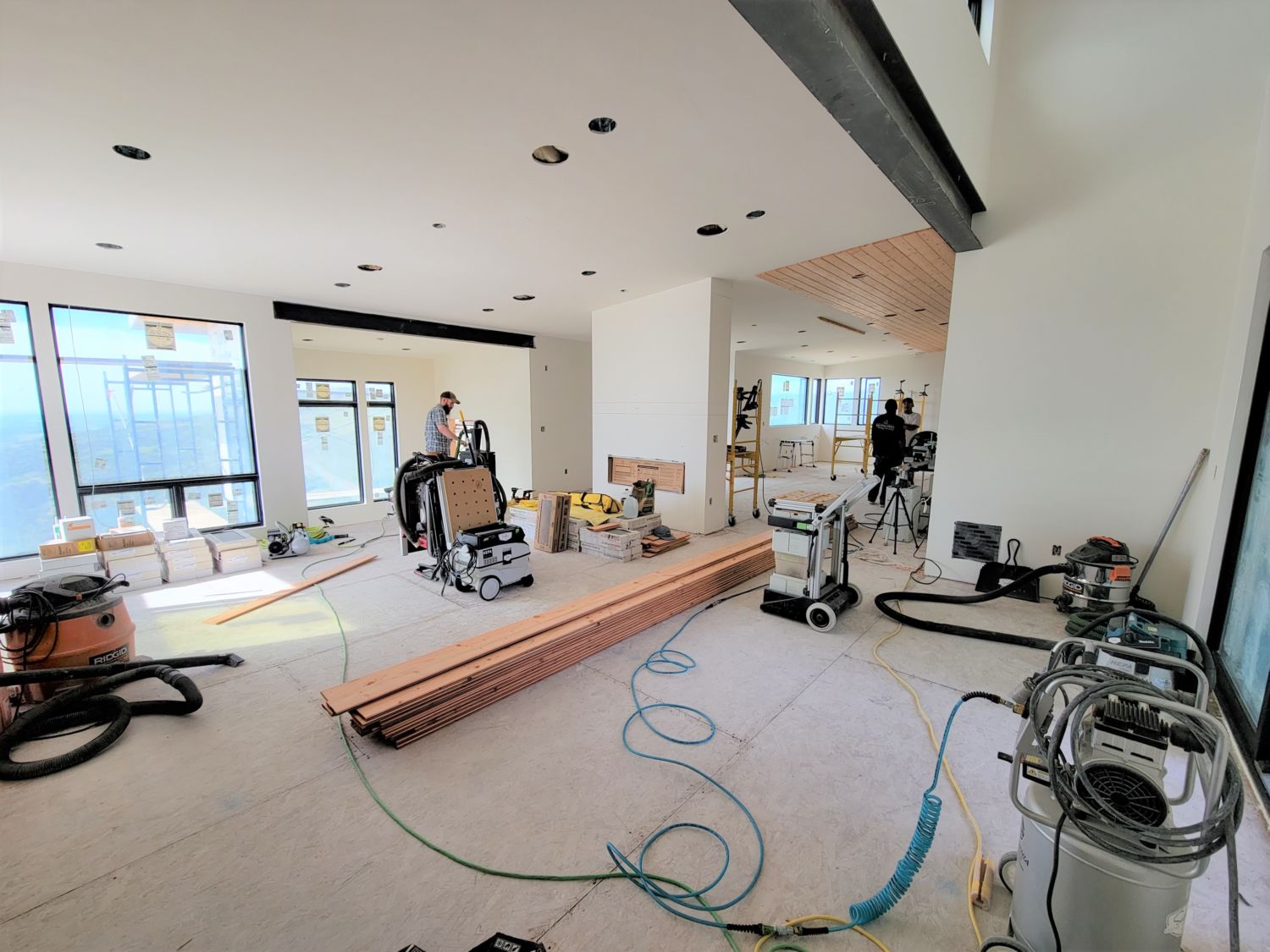 custom-home-builder-near-me-interior-ceiling-installation