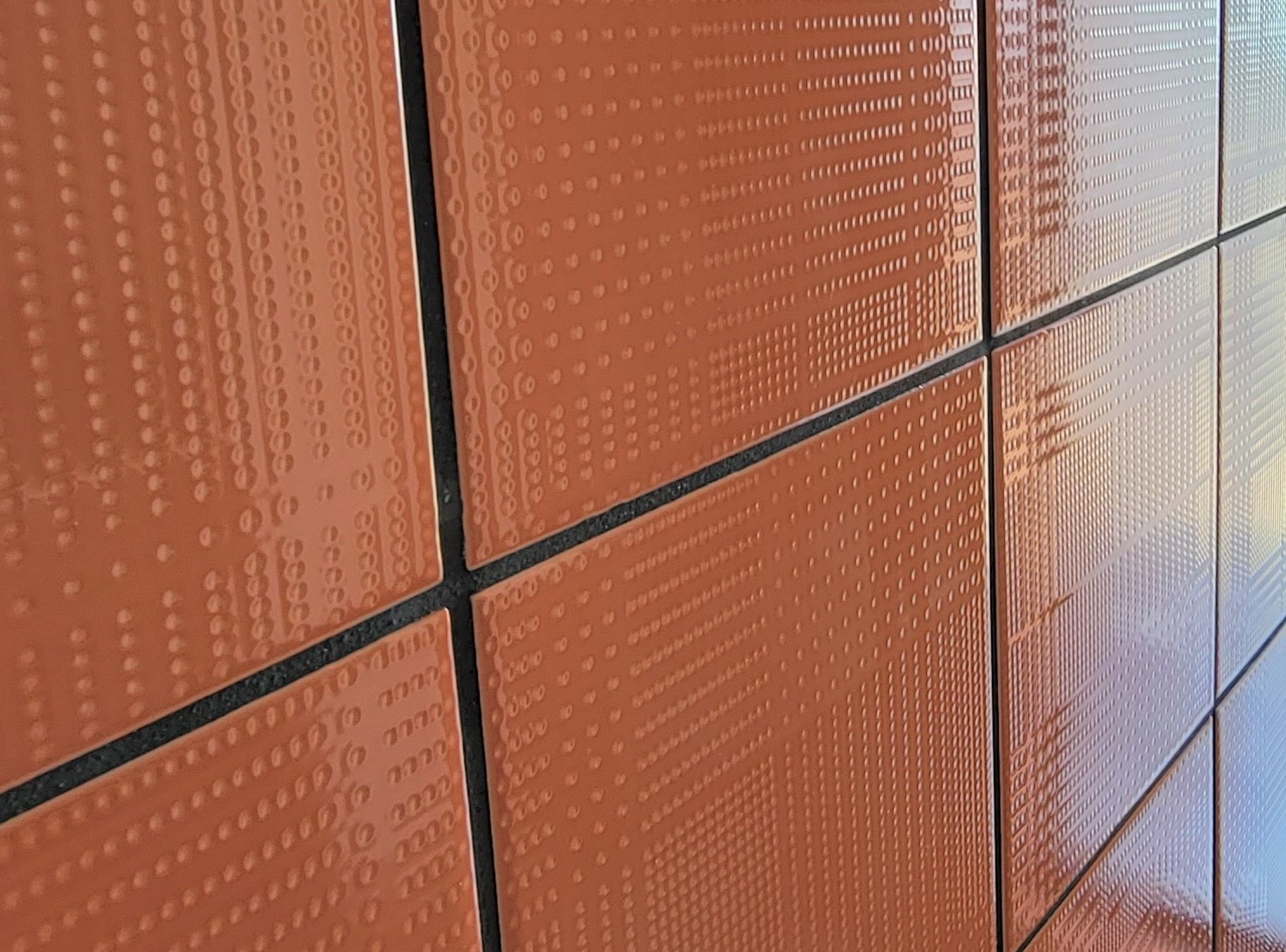 mountain-modern-custom-home-builder-bathroom-orange-square-tile