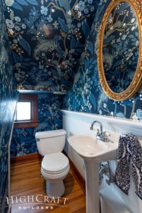 bathroom-remodel-wallpaper-under-eaves