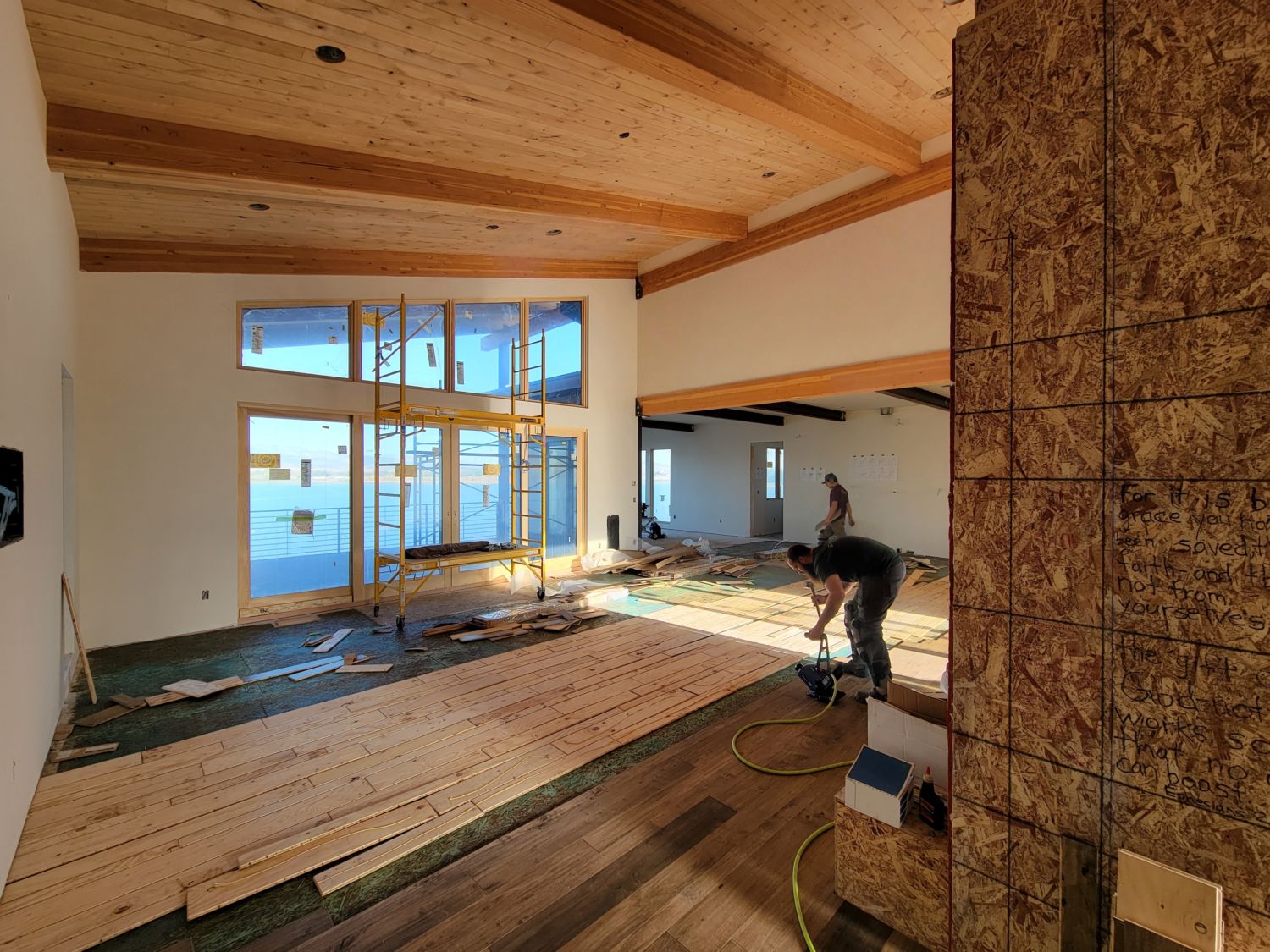 custom-home-builder-hardwood-flooring-installation