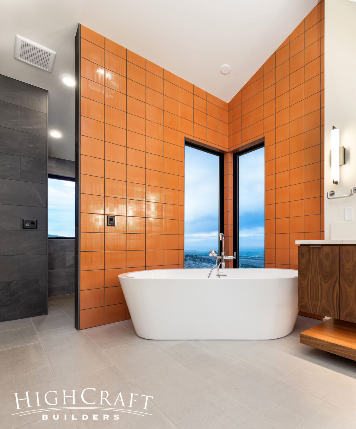 Mid-Century-Mountain-Home-Modern-Bathtub