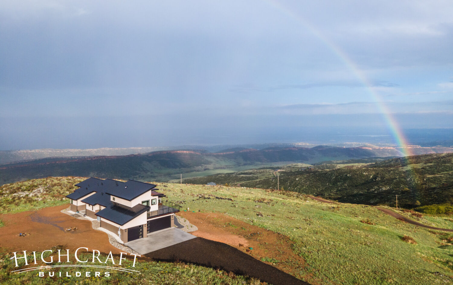 Mid-Century-Mountain-Home-Rainbow