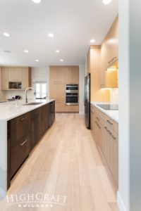 kitchen-remodel-near-me-white-oak-cabinets-island-hardwood-flooring