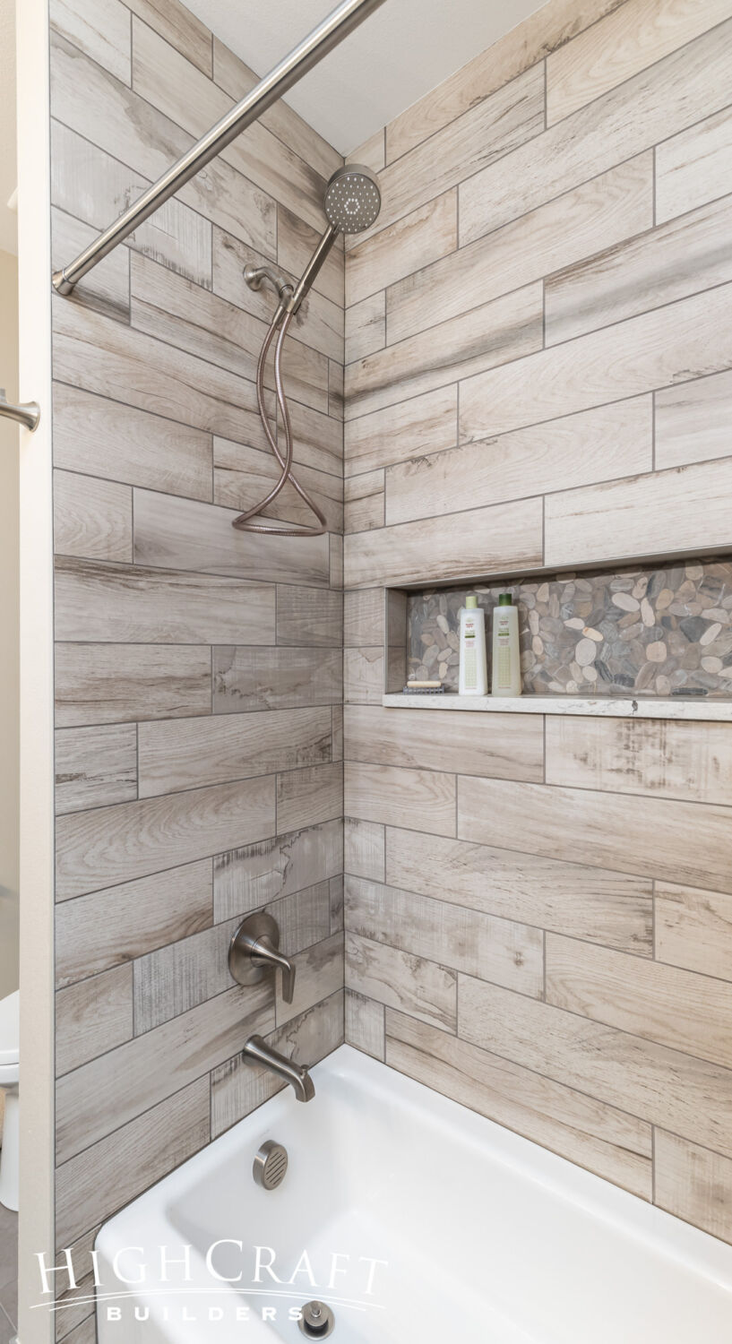 Modern-Farmhouse-With-Shop-Guest-Shower-Shaw-Vintage-Plank