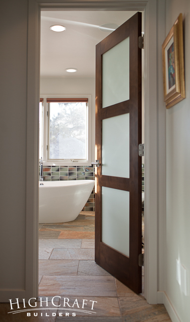 Modern-Mountain-Open-Concept-Three-Panel-Opaque-Door-Bathroom-Free-Standing-Tub