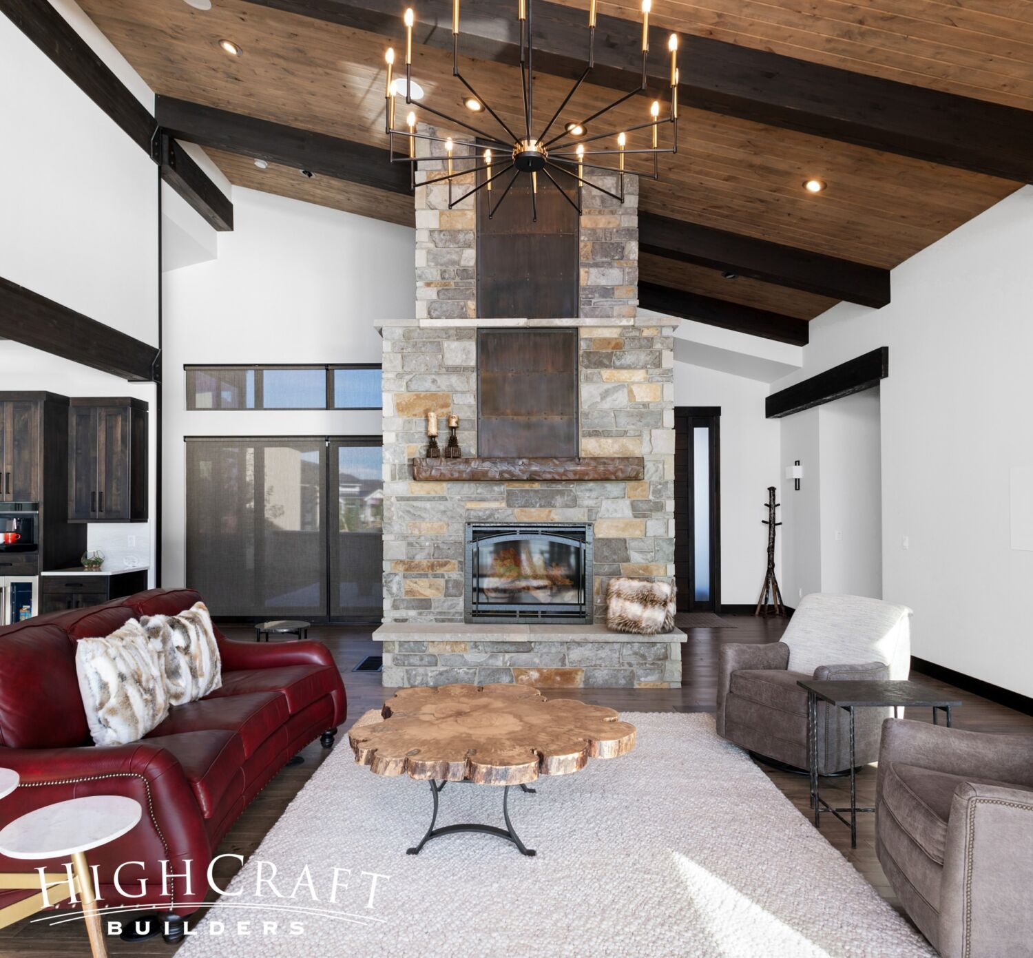 custom-home-builder-berthoud-living-room-fireplace-lighting