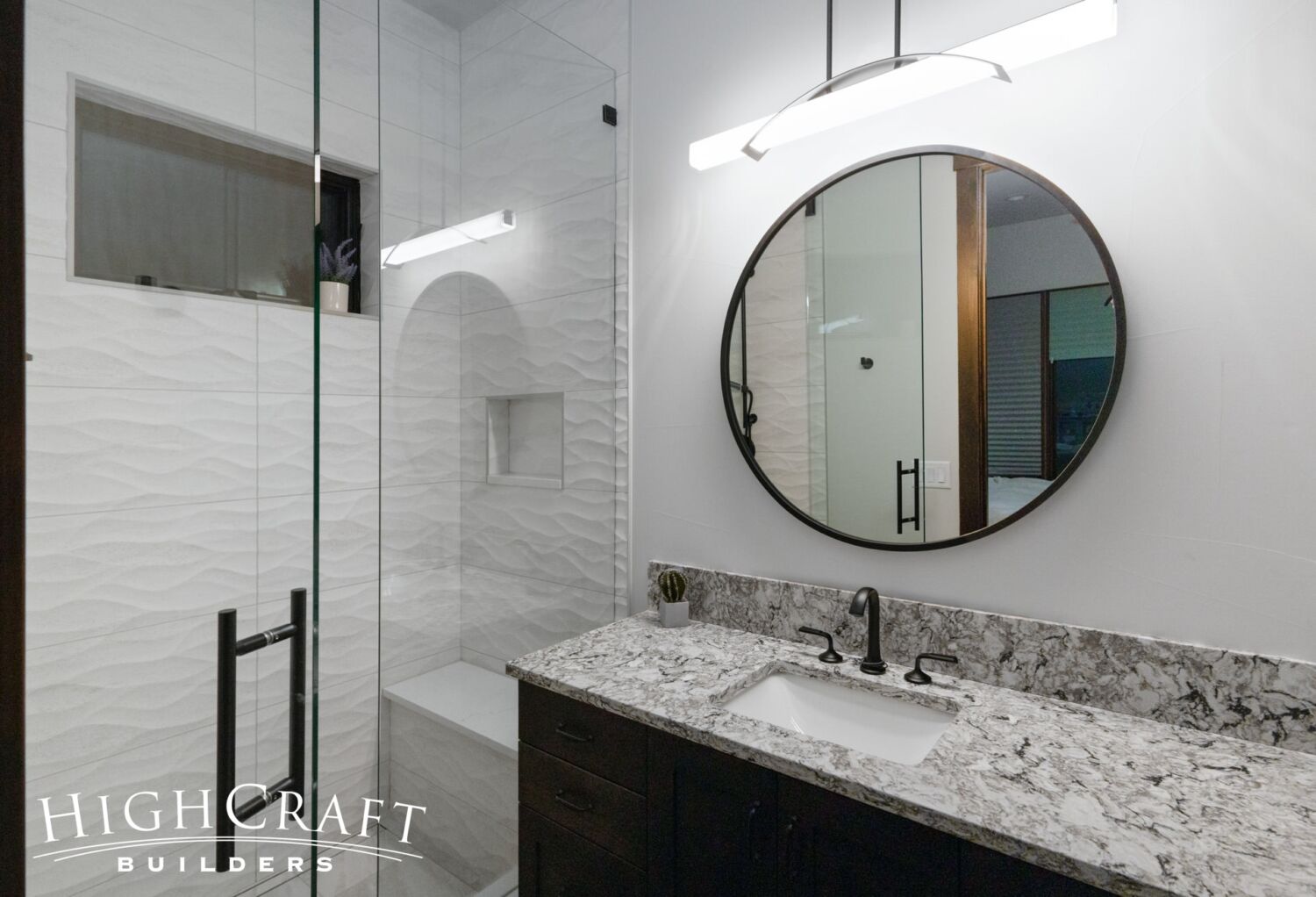 custom-home-builder-guest-bathroom-shower-vanity