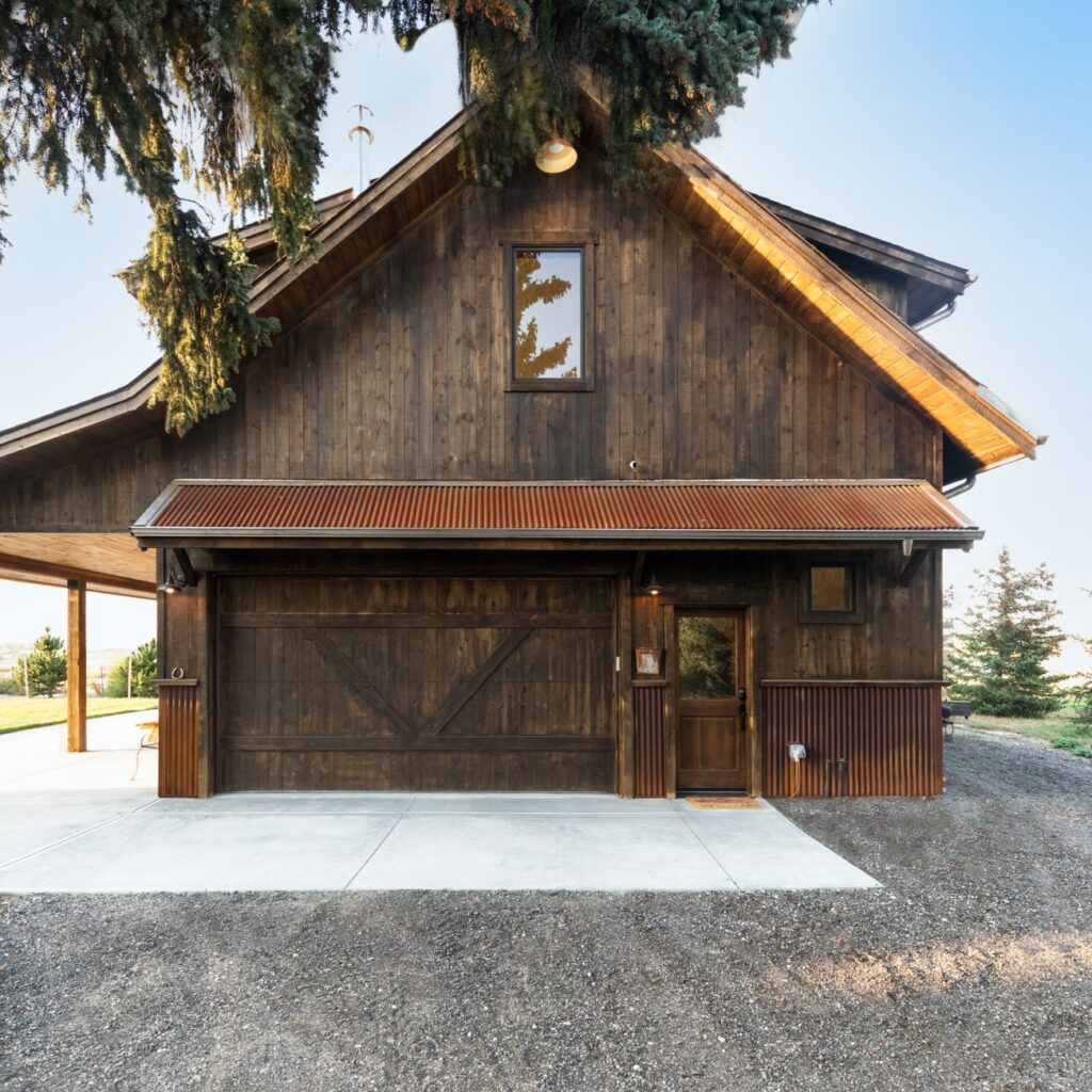 loveland-adu-builder-near-me-bunkhouse-garage-vacation-rental-CROP