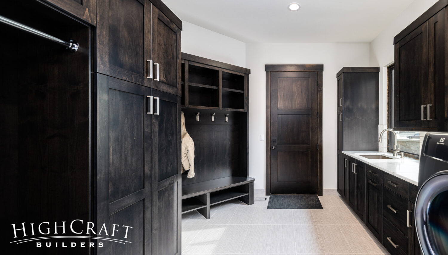 berthoud-home-builder-mudroom-laundry-room-exterior-door