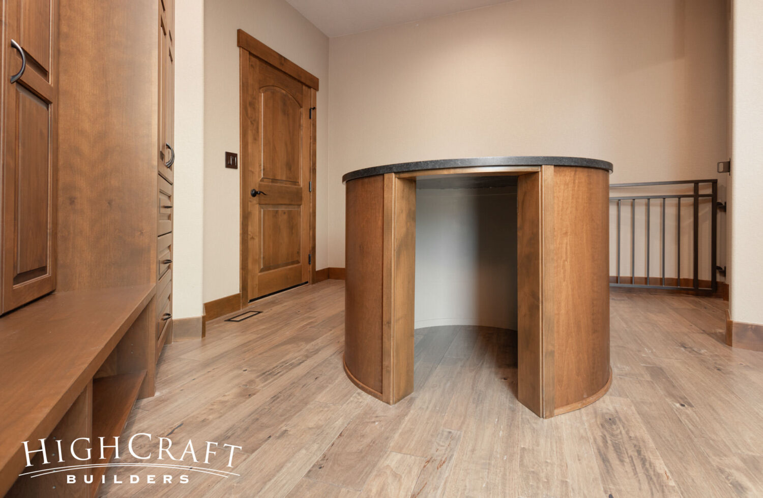 loveland-remodel-mudroom-custom-dog-den