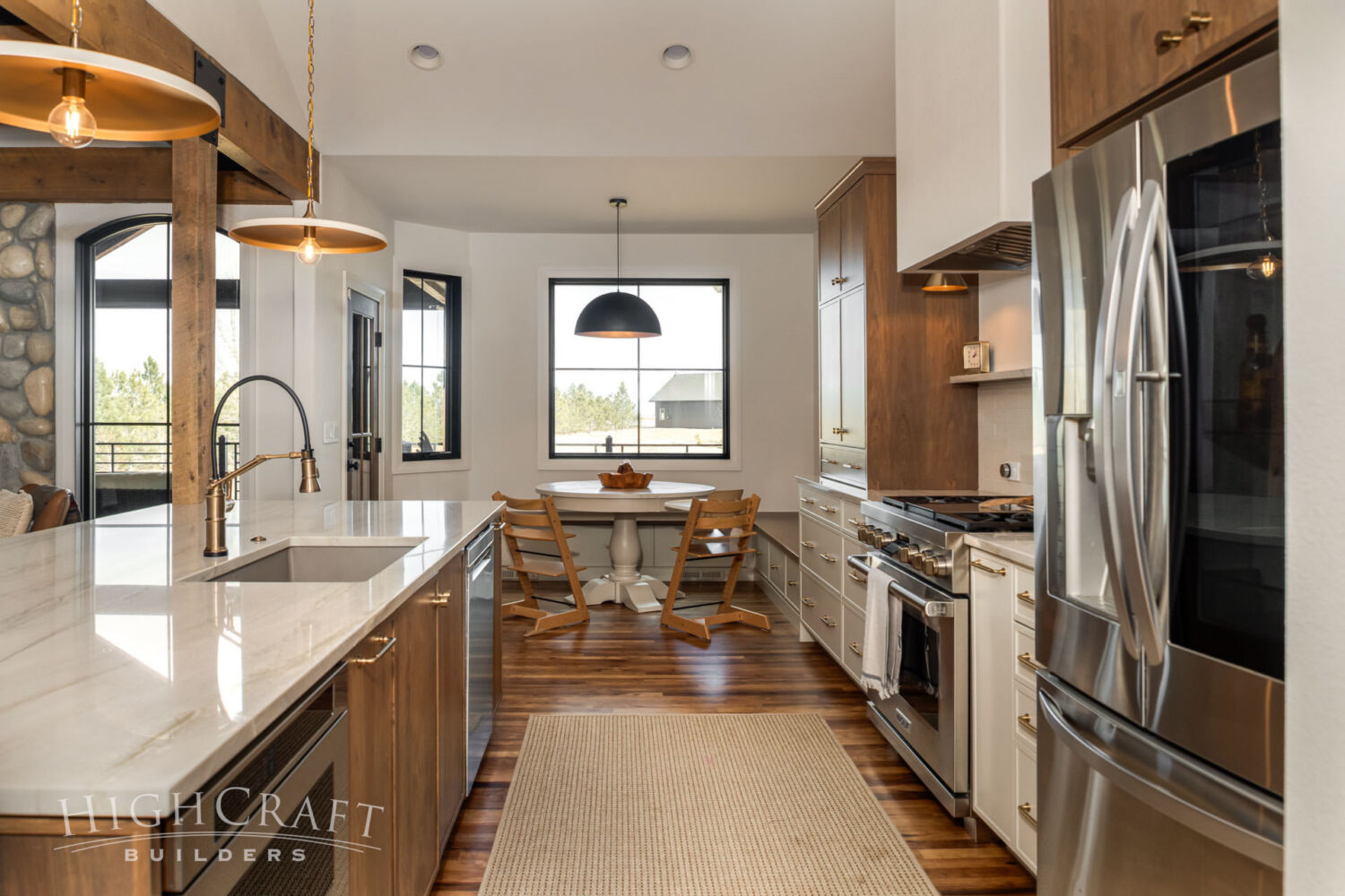 home-remodel-cheyenne-wyoming-kitchen-island-walkway-to-nook