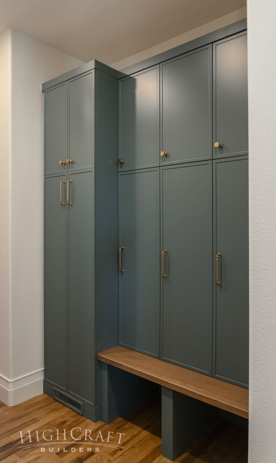 home-remodel-cheyenne-wyoming-mudroom-storage-bench